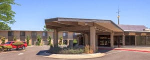 red_lion_exterior_hanford_house